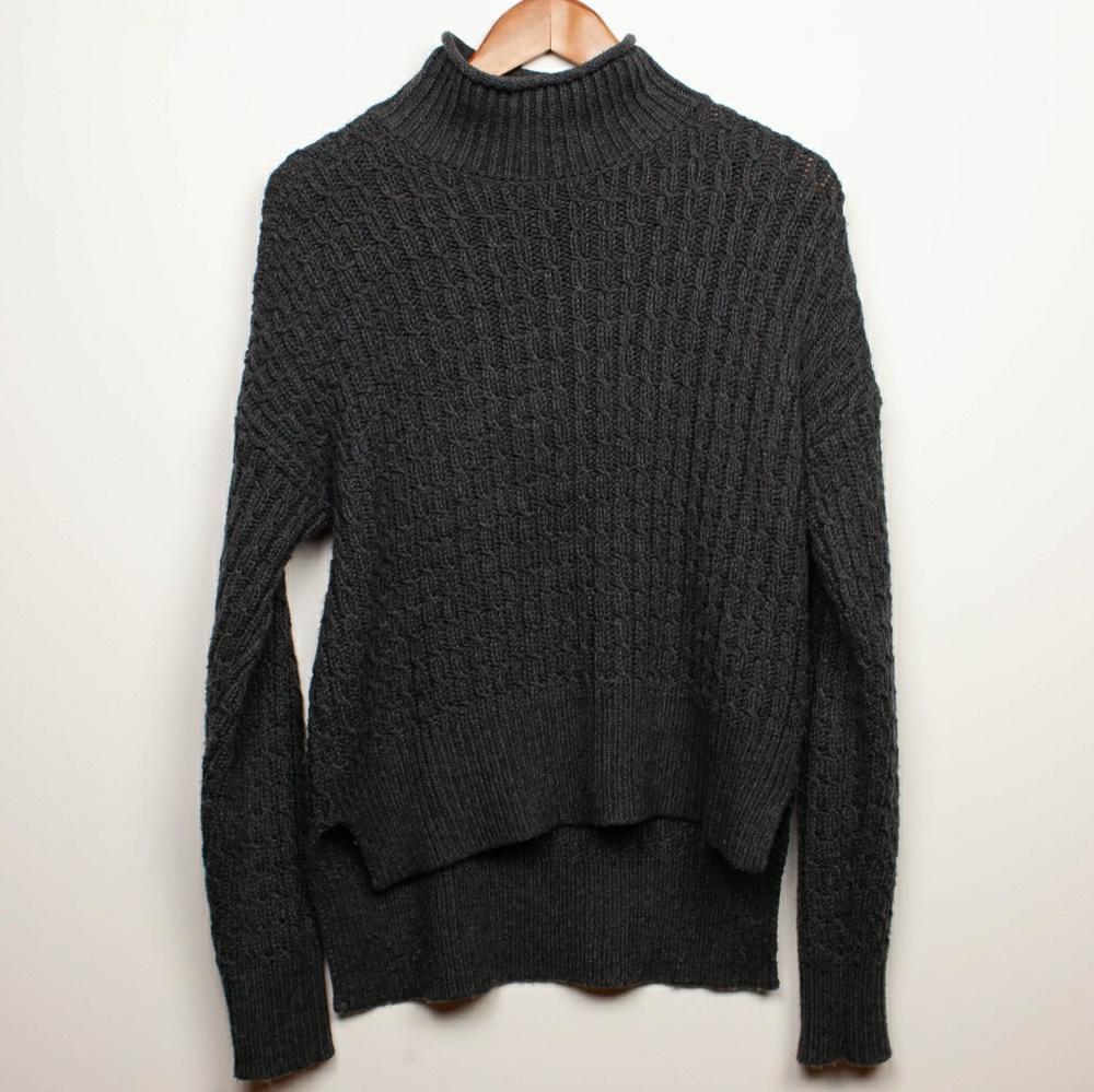 Ann Taylor LOFT Cable Knit Turtle Neck Sweater M